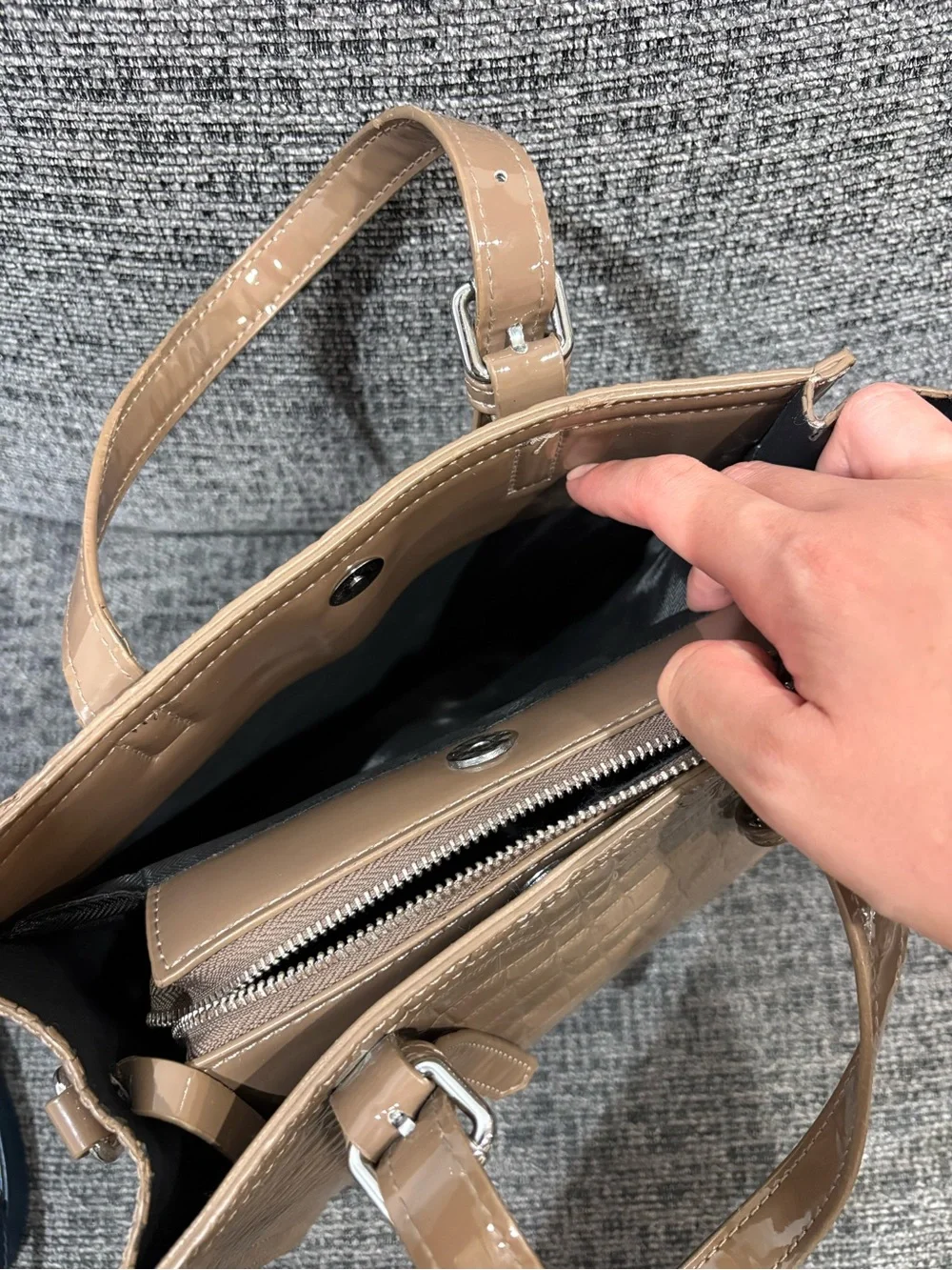 Roberto Structured Tote Bag – Taupe – Excellent Condition